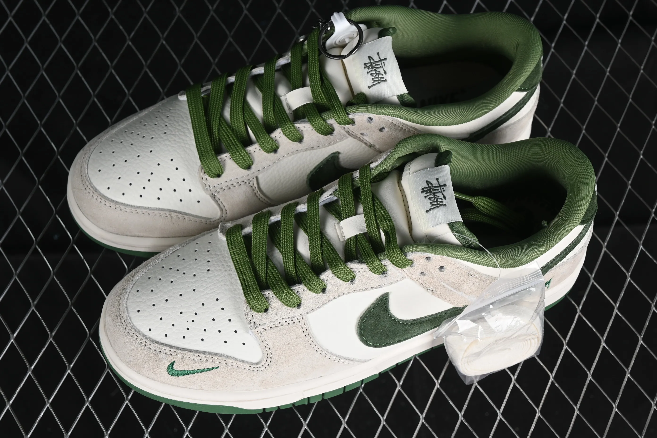 All Categories Nk SB Dunk Series Nk SB Dunk Low Low-top sneakers F version Stussy